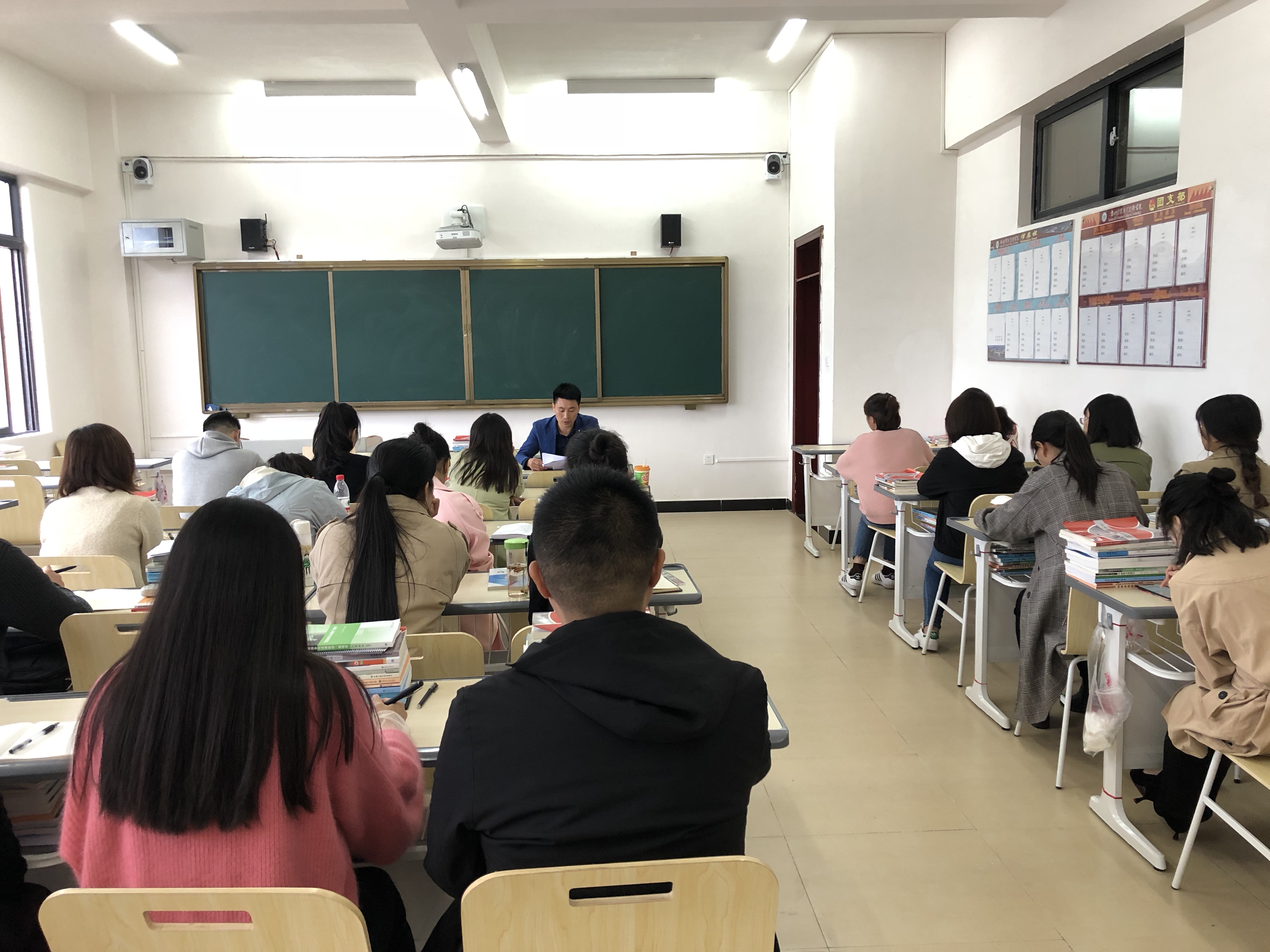 会计金融系开展学习《习近平出席全国生态环境保护大会并发表重要讲话精神》文件精神