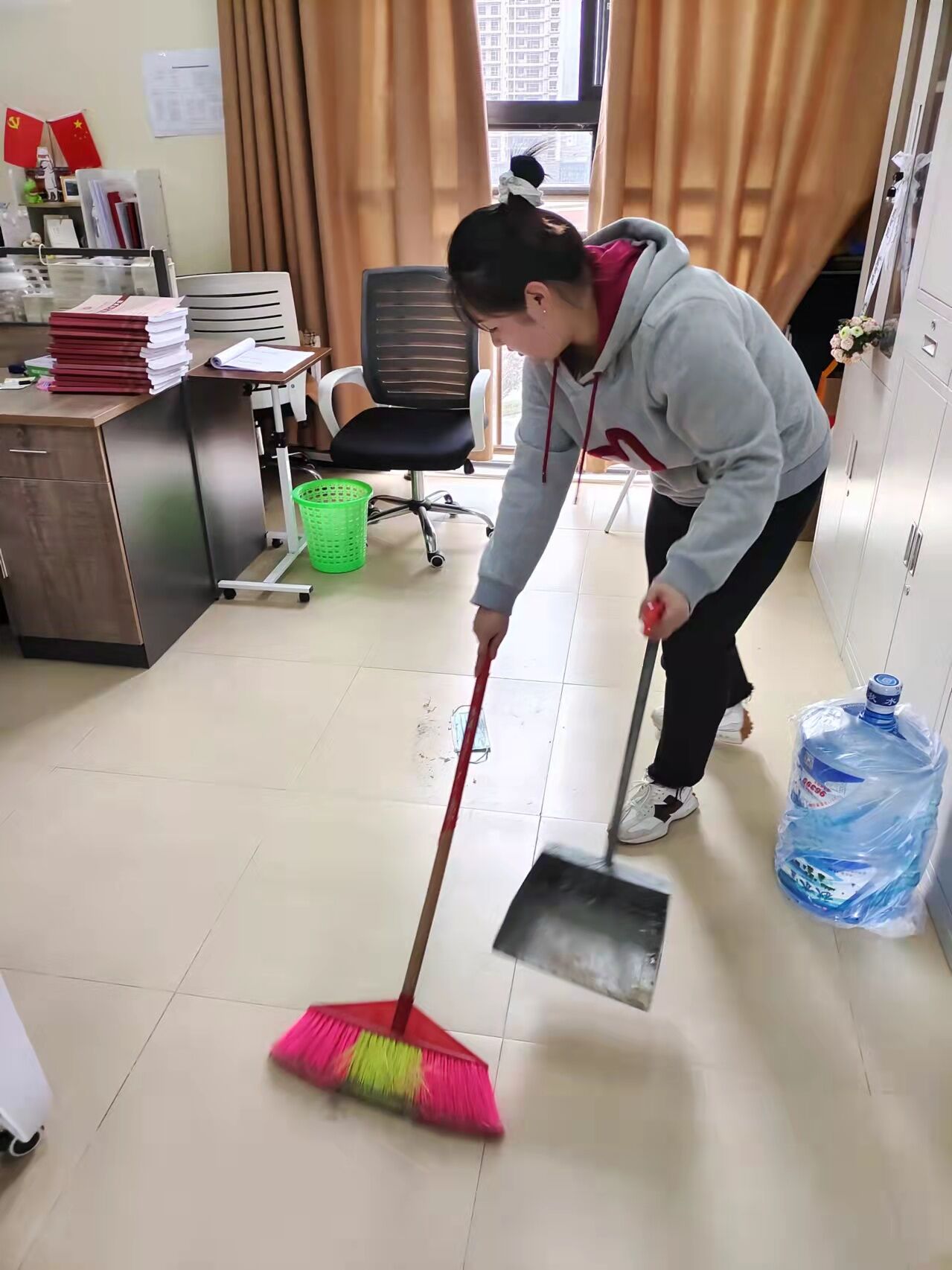 “不忘初心、劳动光荣” (图文)